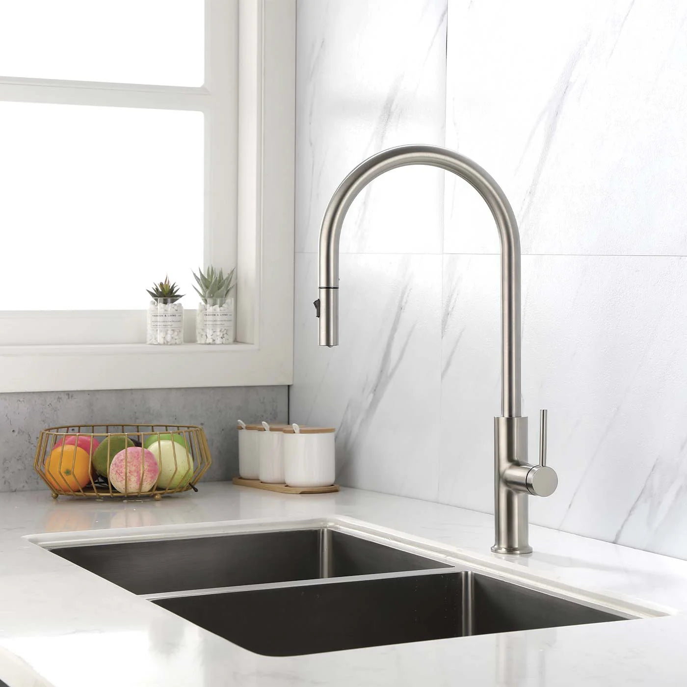DAX Single Handle Pull Down Kitchen Faucet (DAX-8020058)
