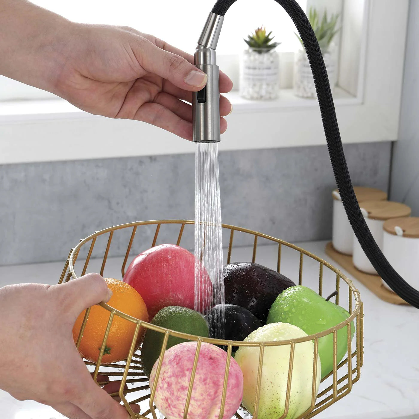 DAX Single Handle Pull Down Kitchen Faucet (DAX-8020058)