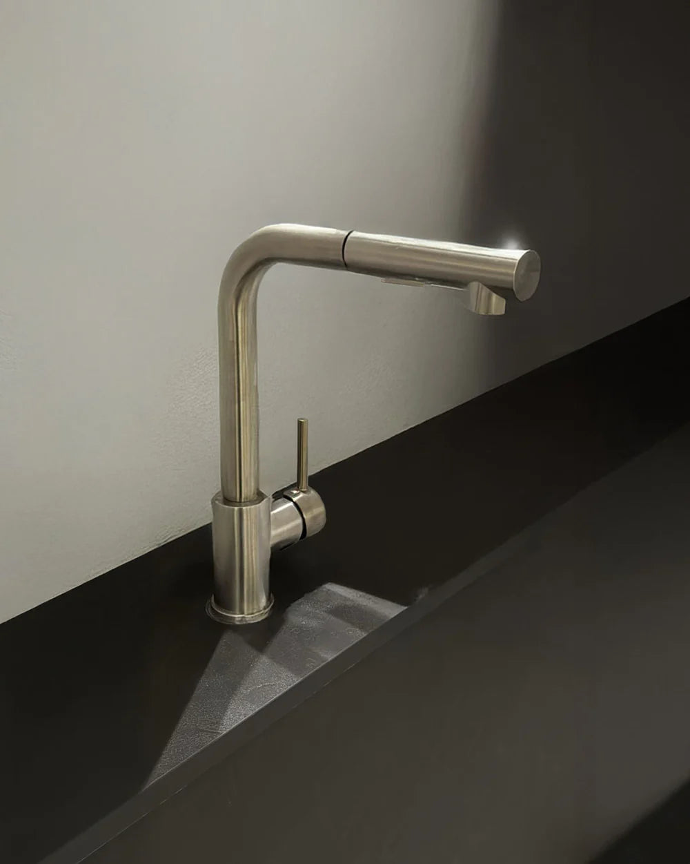 DAX Single Handle Pull Out Kitchen Faucet Brushed Nickel Finish (DAX-8213-BN)
