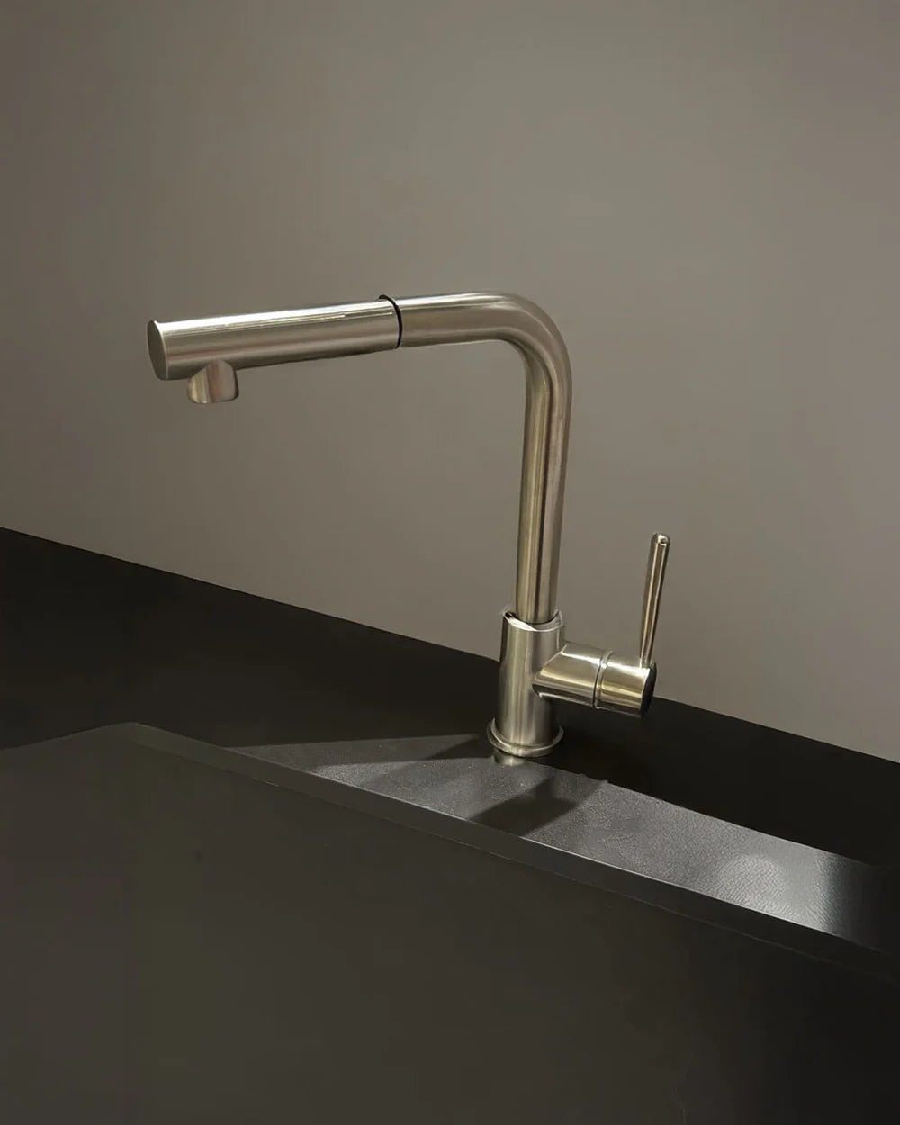 DAX Single Handle Pull Out Kitchen Faucet Brushed Nickel Finish (DAX-8213-BN)